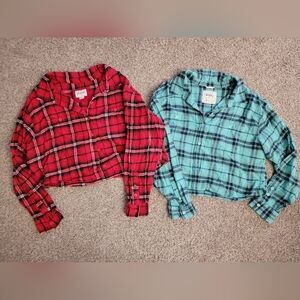 American Eagle Red and Teal Plaid Cropped Flannels